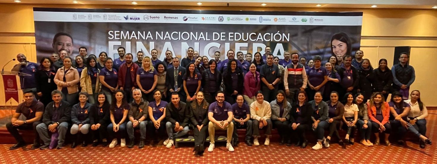 Condusef especializa a personal de Sí Financia en educación financiera.