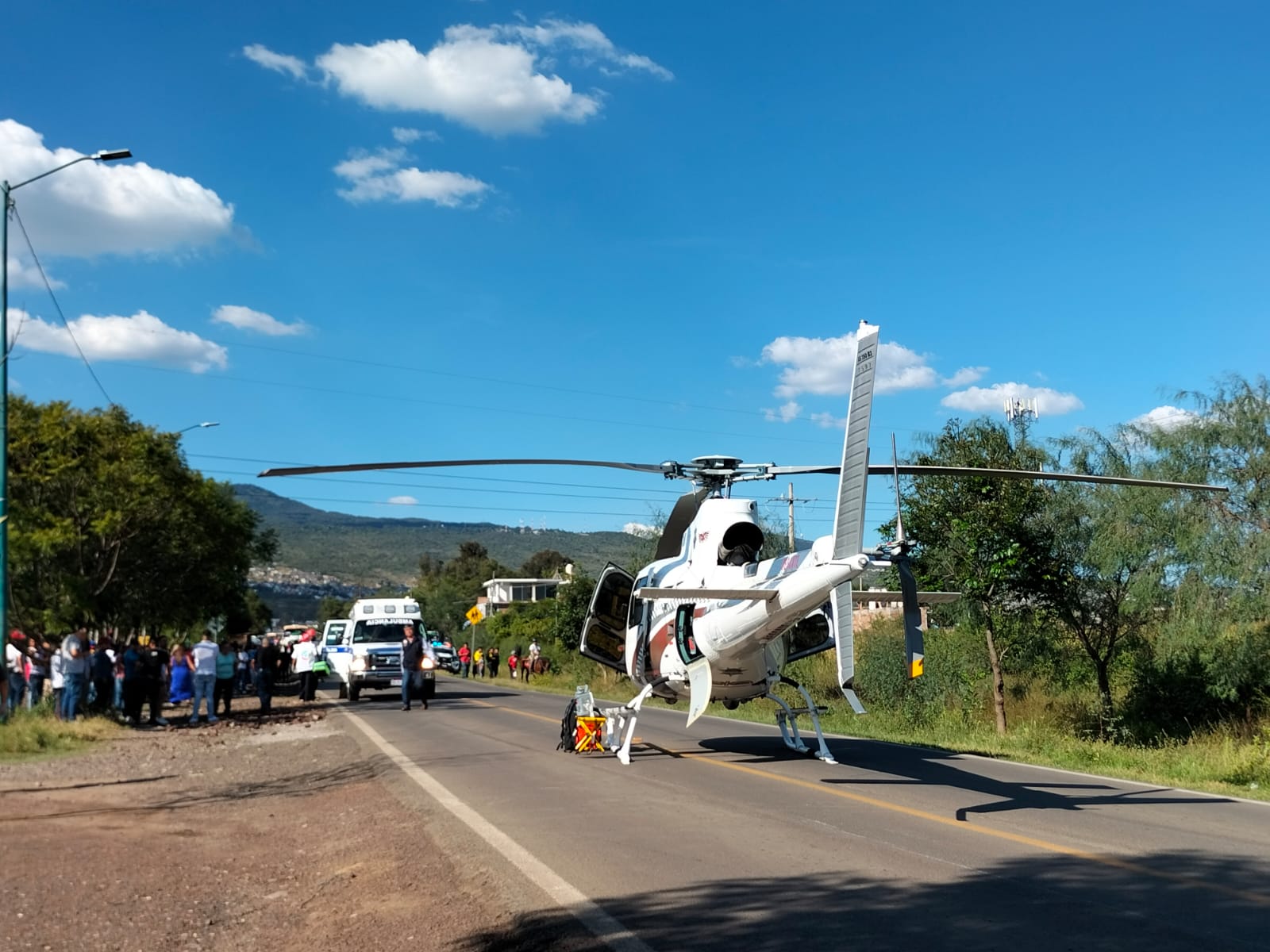 Choque de frente en Morelia deja un muerto y un menor gravemente herido.