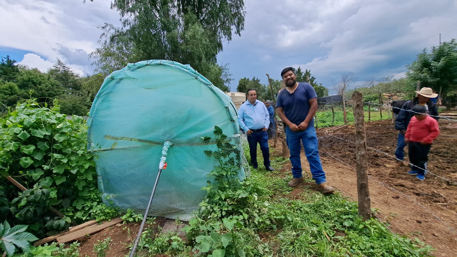 Entrega Sader biodigestores a productores de la región Tepalcatepec.