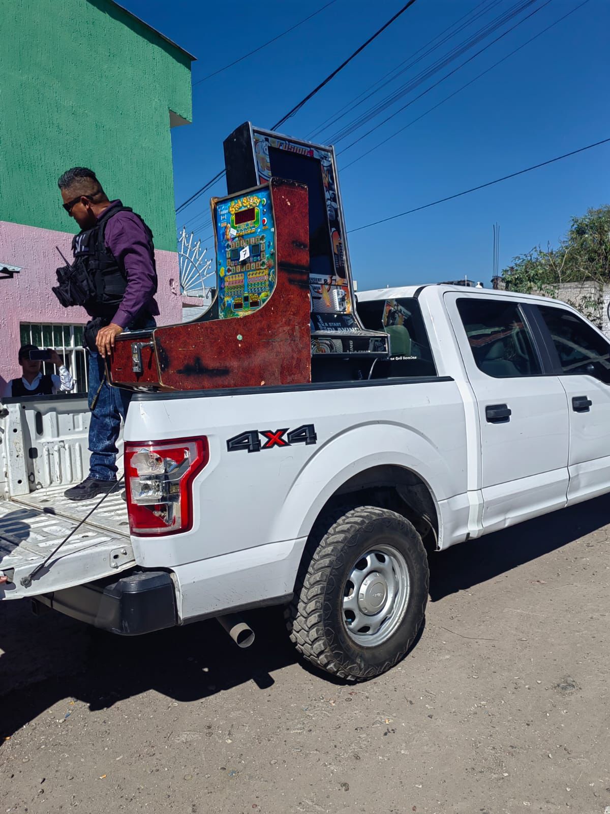 Concluye FGE diligencias y asegura 53 máquinas tragamonedas más