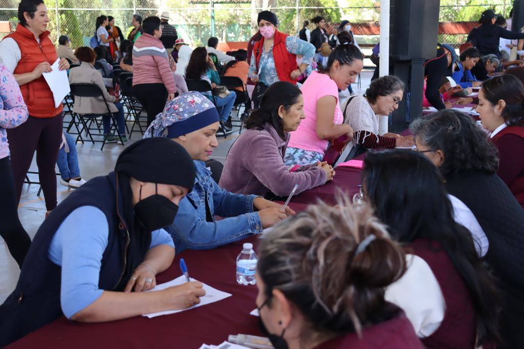Entrega Bienestar apoyos económicos a 470 mujeres con cáncer