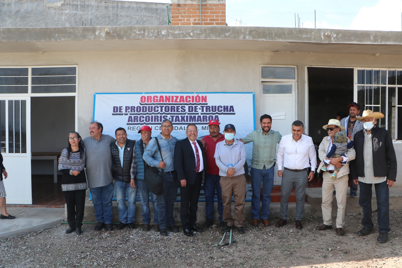 ​José Luis Téllez se reunió con productores de Trucha Arcoíris Taximaroa Región Ciudad Hidalgo