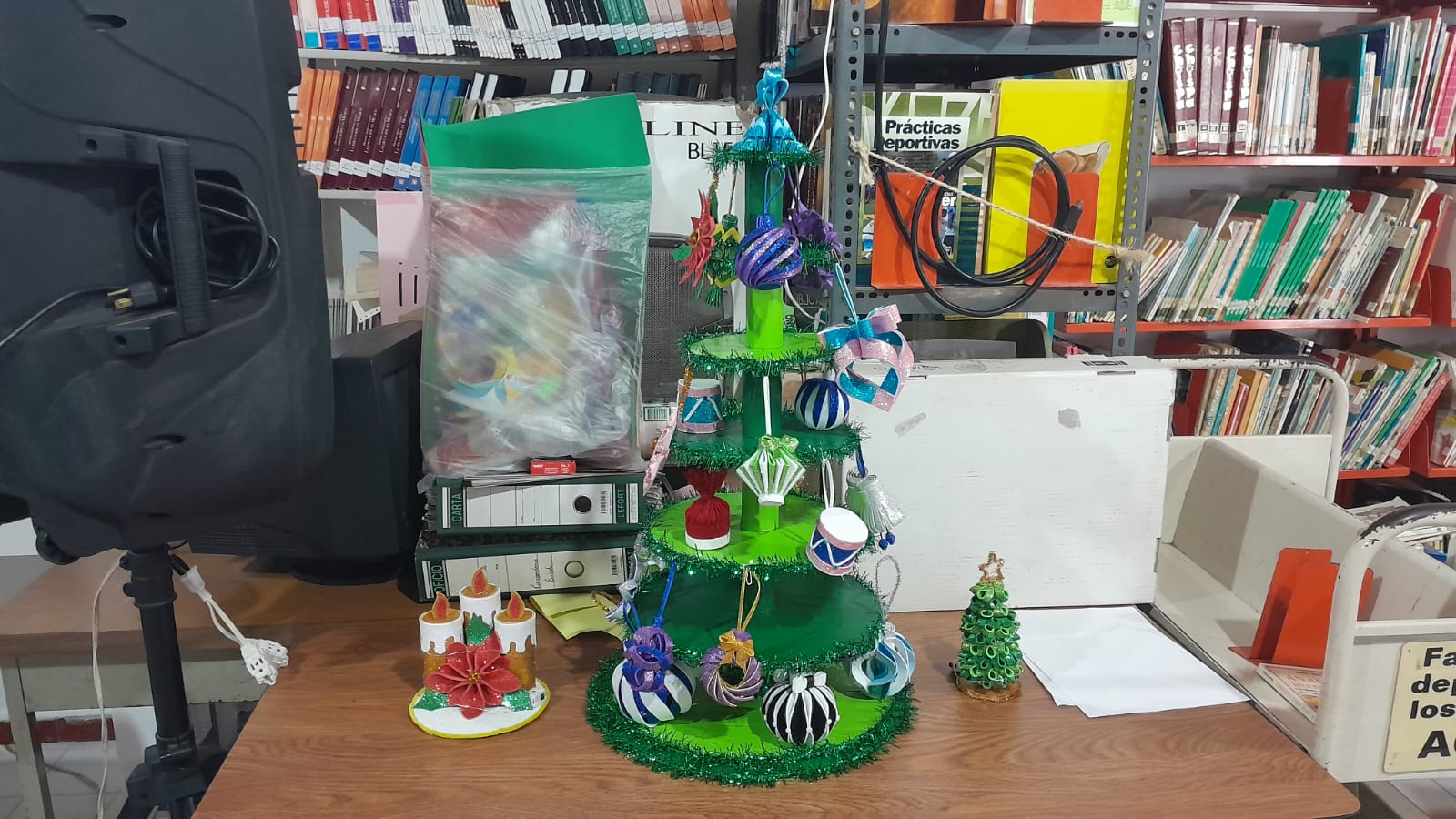 Taller navideño en la Biblioteca Pública Melchor Ocampo