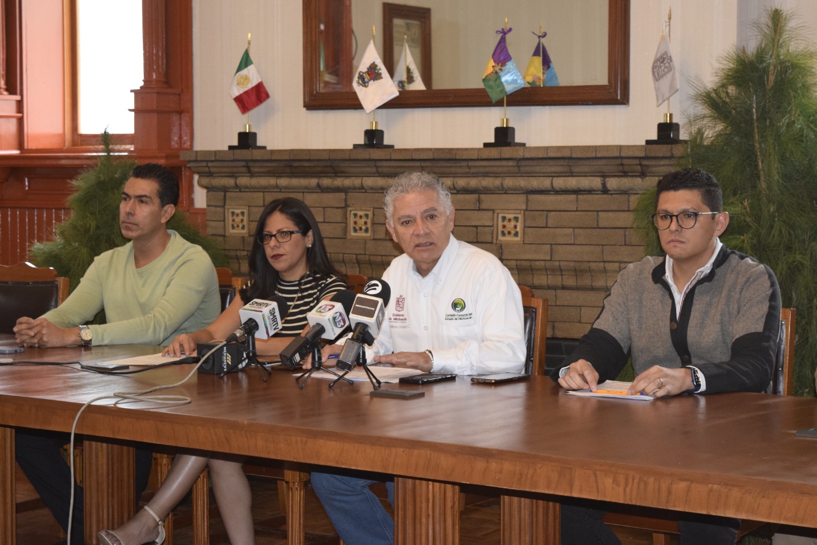 Más de 80 artesanos te esperan en el Bazar de Árboles de Navidad