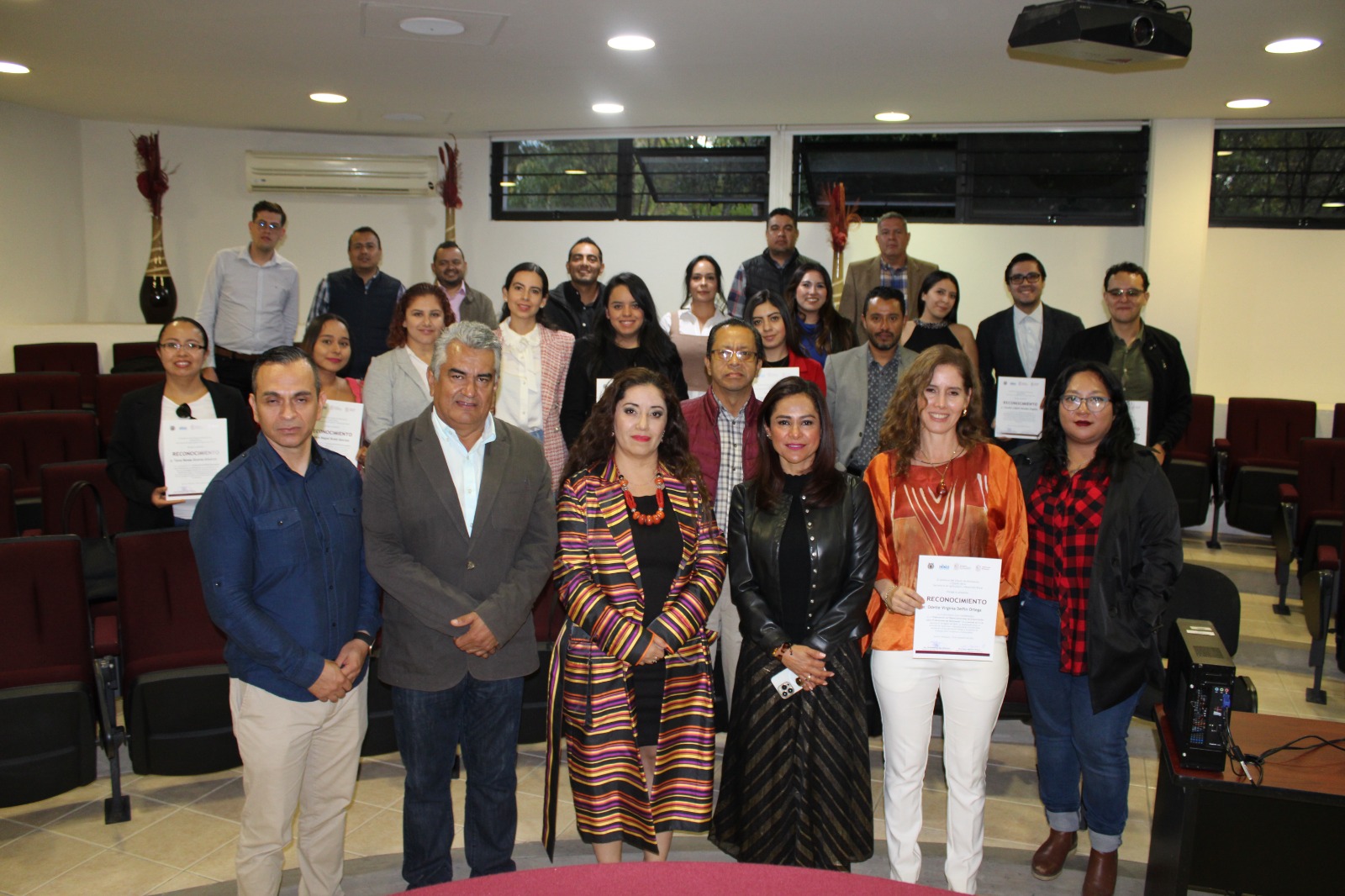 Entregan planes de negocios de estudiantes a agroempresas michoacanas