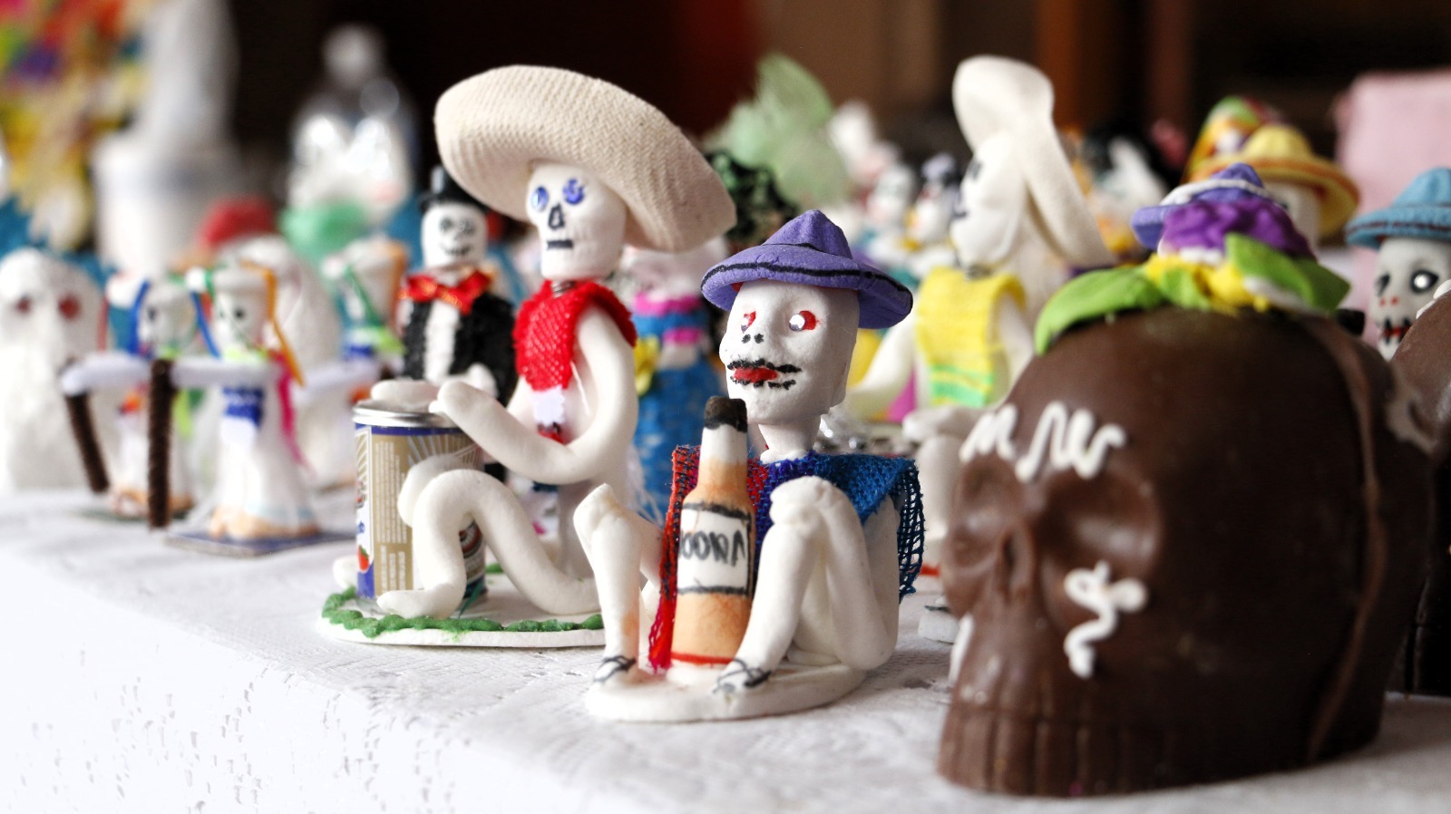 Sin calaveritas no hay altares; más de 20 años de tradición en Pátzcuaro.