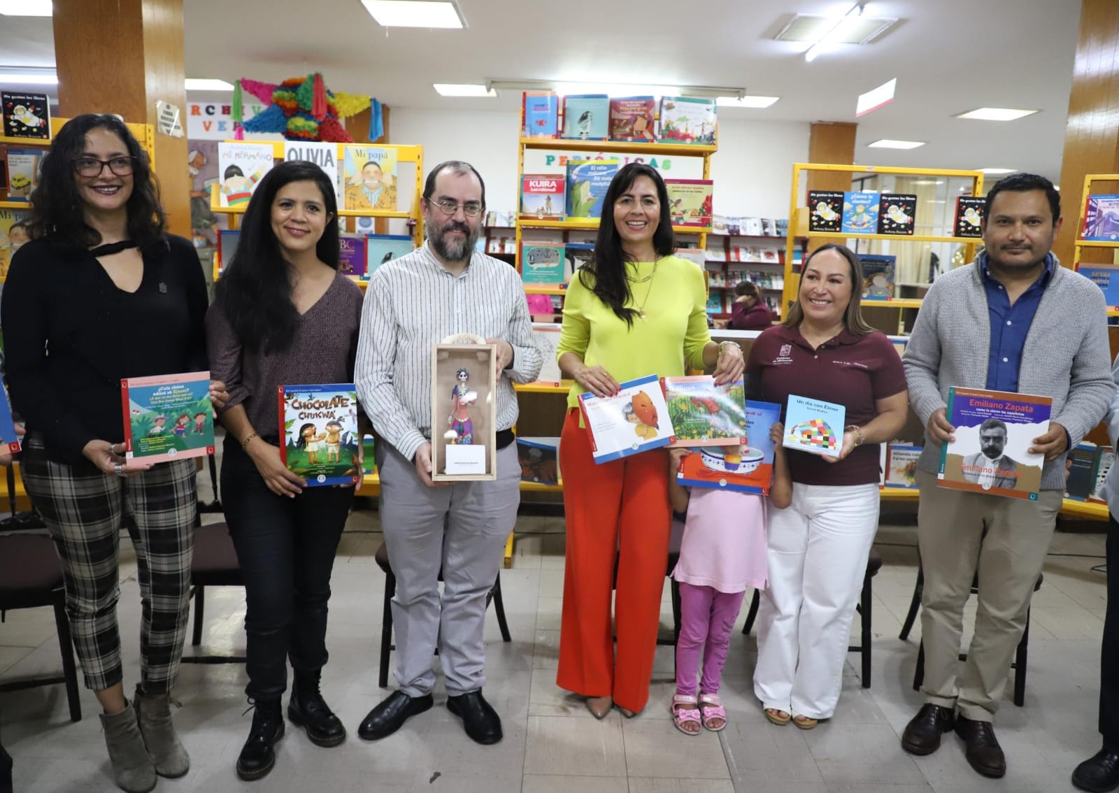SEE y SEP llevan material bilingüe a 89 bibliotecas de Michoacán.