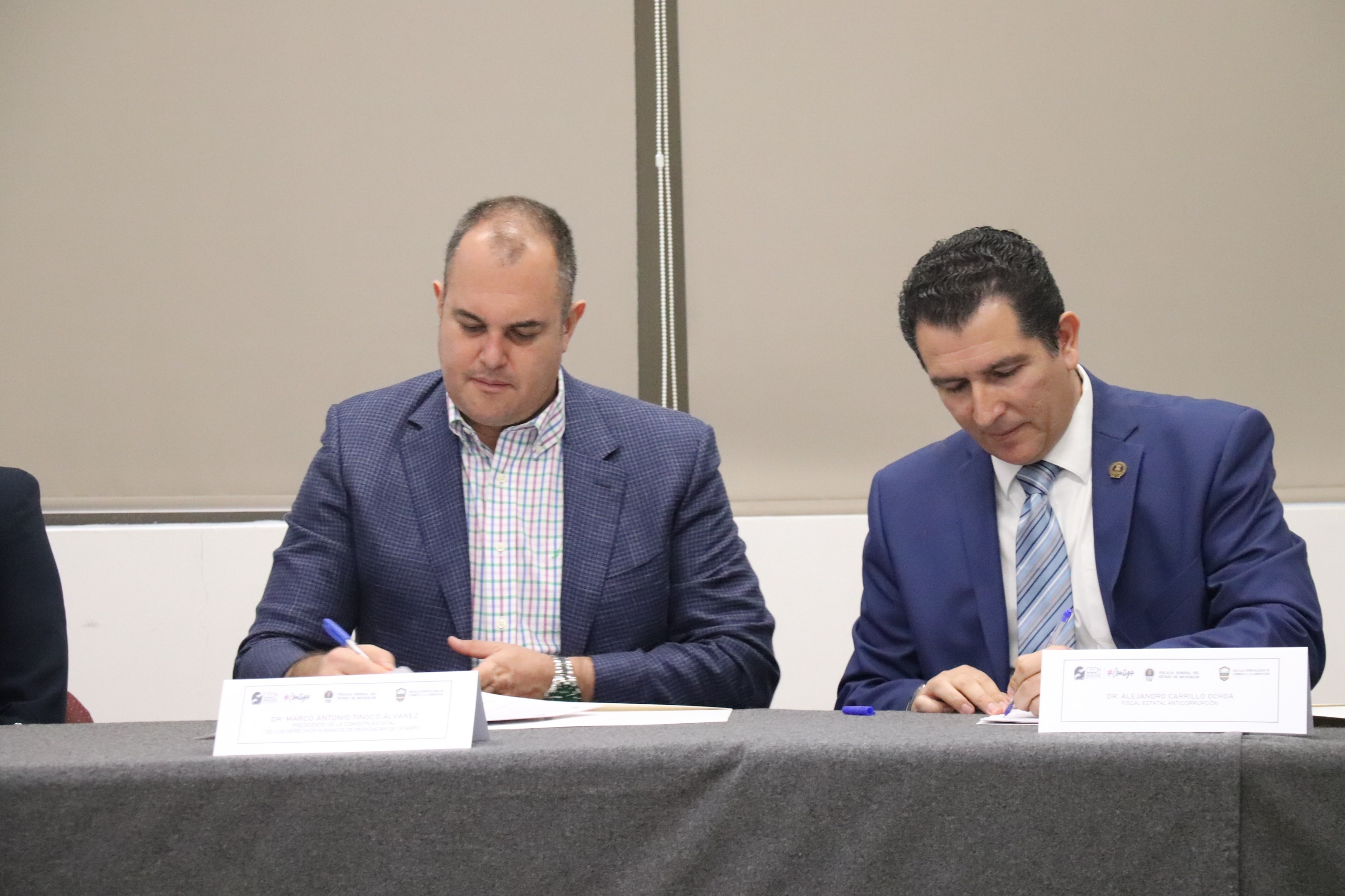 Signan FECC y CEDH convenio de colaboración en materia de derechos humanos.