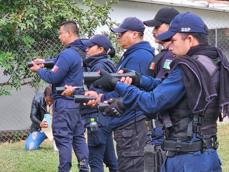 Elías Ibarra entrega equipo para fortalecer la Policía Procesal de Michoacán