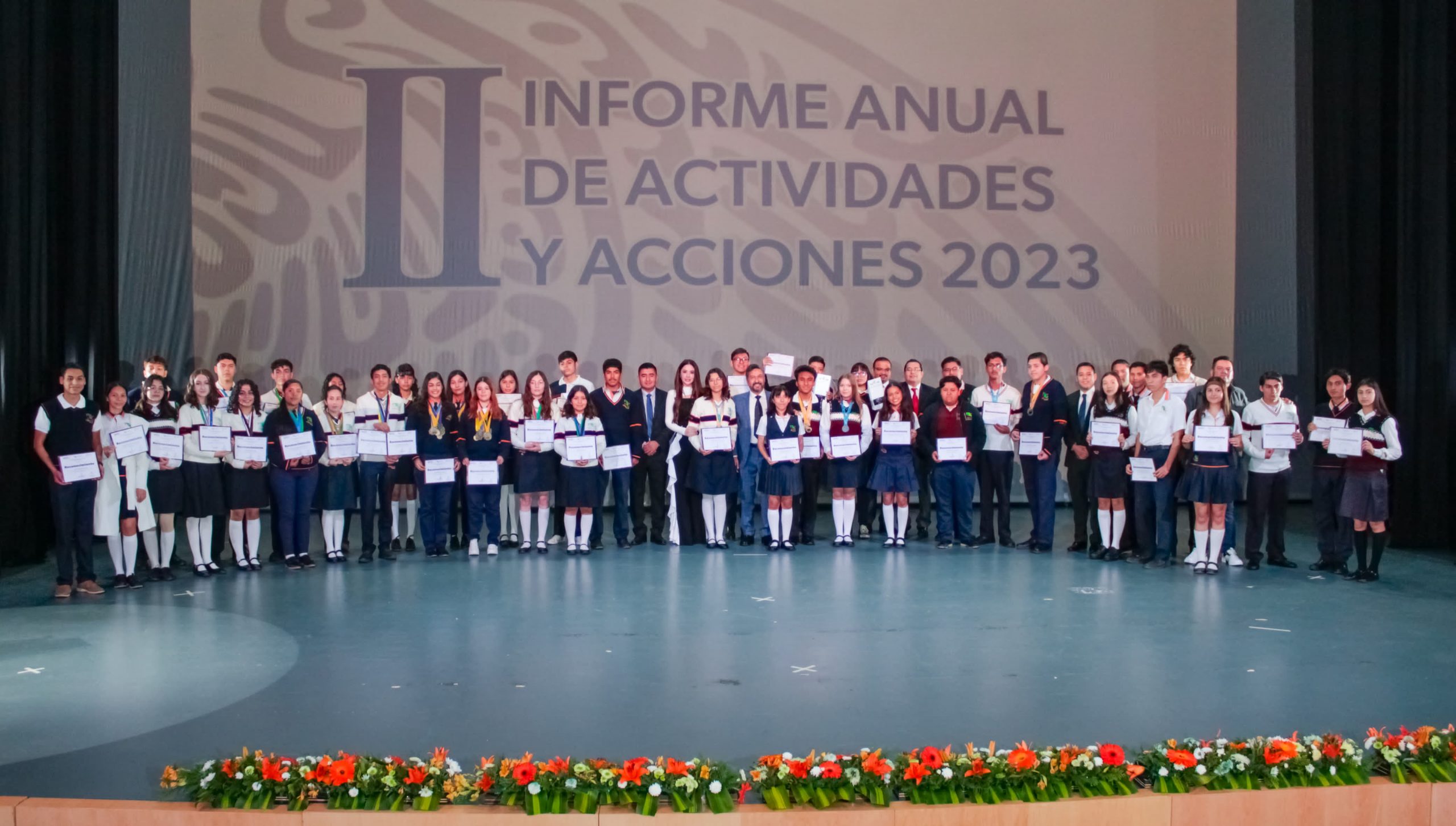 Reconoce Cecytem a 50 estudiantes por sus logros académicos en 2023