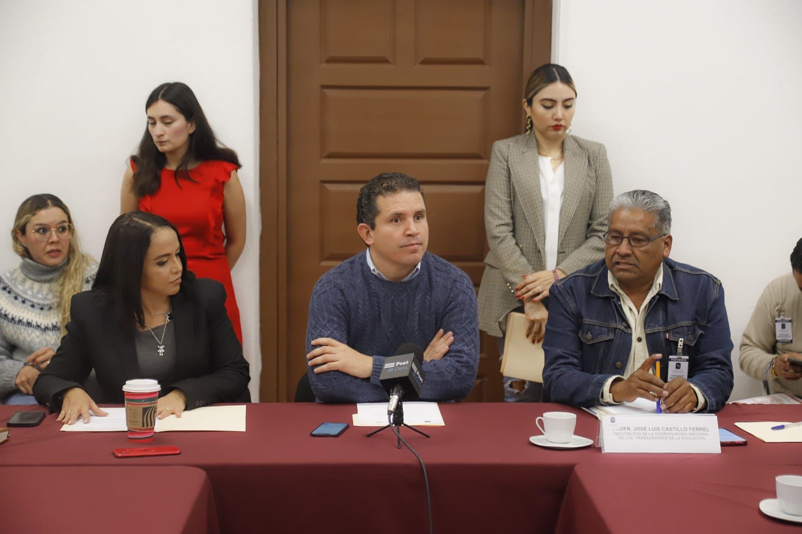 Atienden diputados planteamiento gremial de la CNTE Sección XVIII.