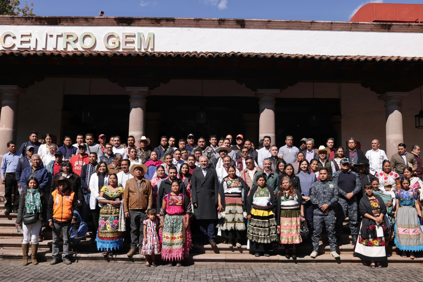 Convoca Bedolla a la unidad para impulsar reformas que fortalezcan el autogobierno indígena.