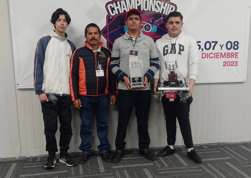 Estudiantes del Cecytem Peribán se coronan campeones en torneo internacional de robótica.