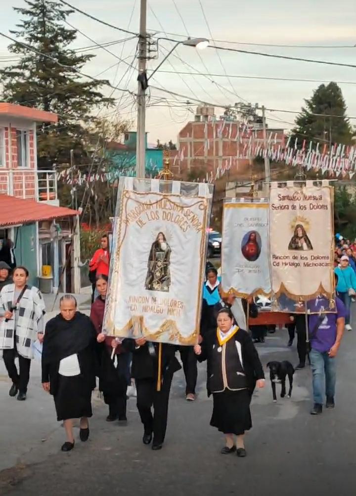 Cáritas y Parroquia del Perpetuo Socorro realizaron procesión al Santuario de la Virgen de los Dolores
