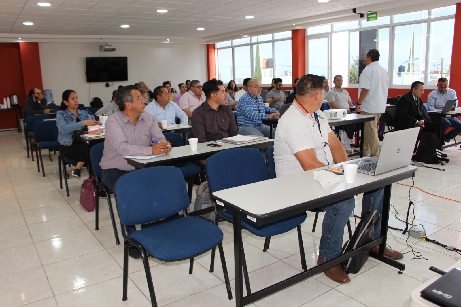 Capacitados más de 900 docentes del Cecytem para fortalecer su desarrollo profesional