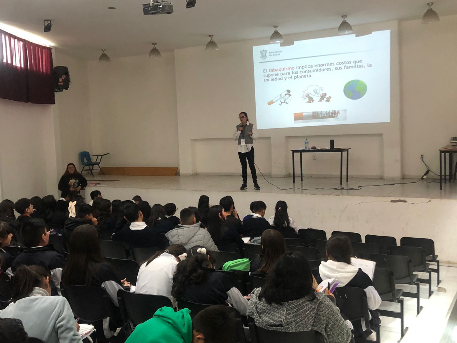 SSM concientiza a estudiantes sobre daños del tabaco y uso de vapeadores