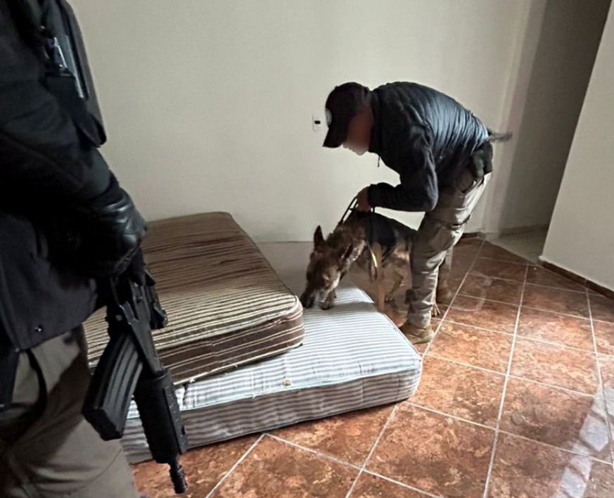 FGR EJECUTA CATEO Y ASEGURA CERCA DE TONELADA Y MEDIA DE PRESUNTA COCAÍNA