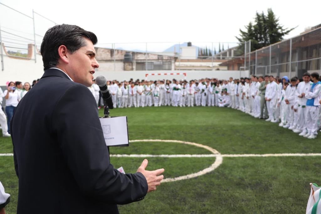 Construye #GobiernoDeSoluciones cancha de fútbol rápido en la Secundaria Número Uno