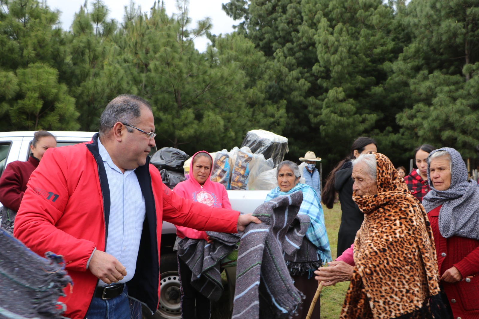 ​José Luis Téllez visitó localidades de la Tenencia de Morelos para conocer sus necesidades y entregar apoyos sociales
