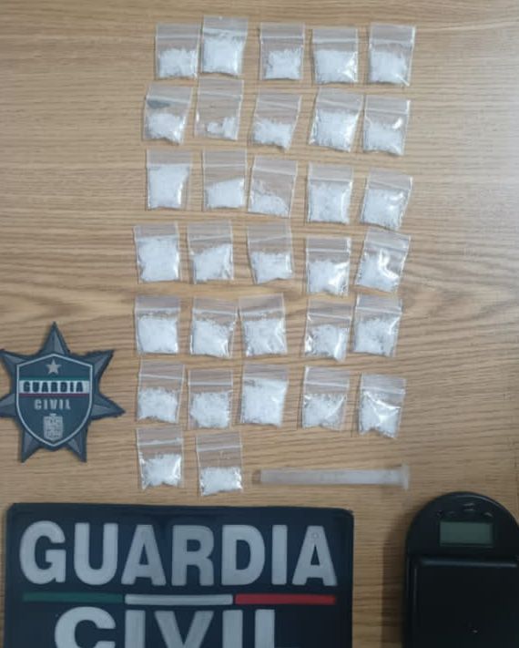 Guardia Civil detiene a 9 personas y decomisa drogas y vehículos