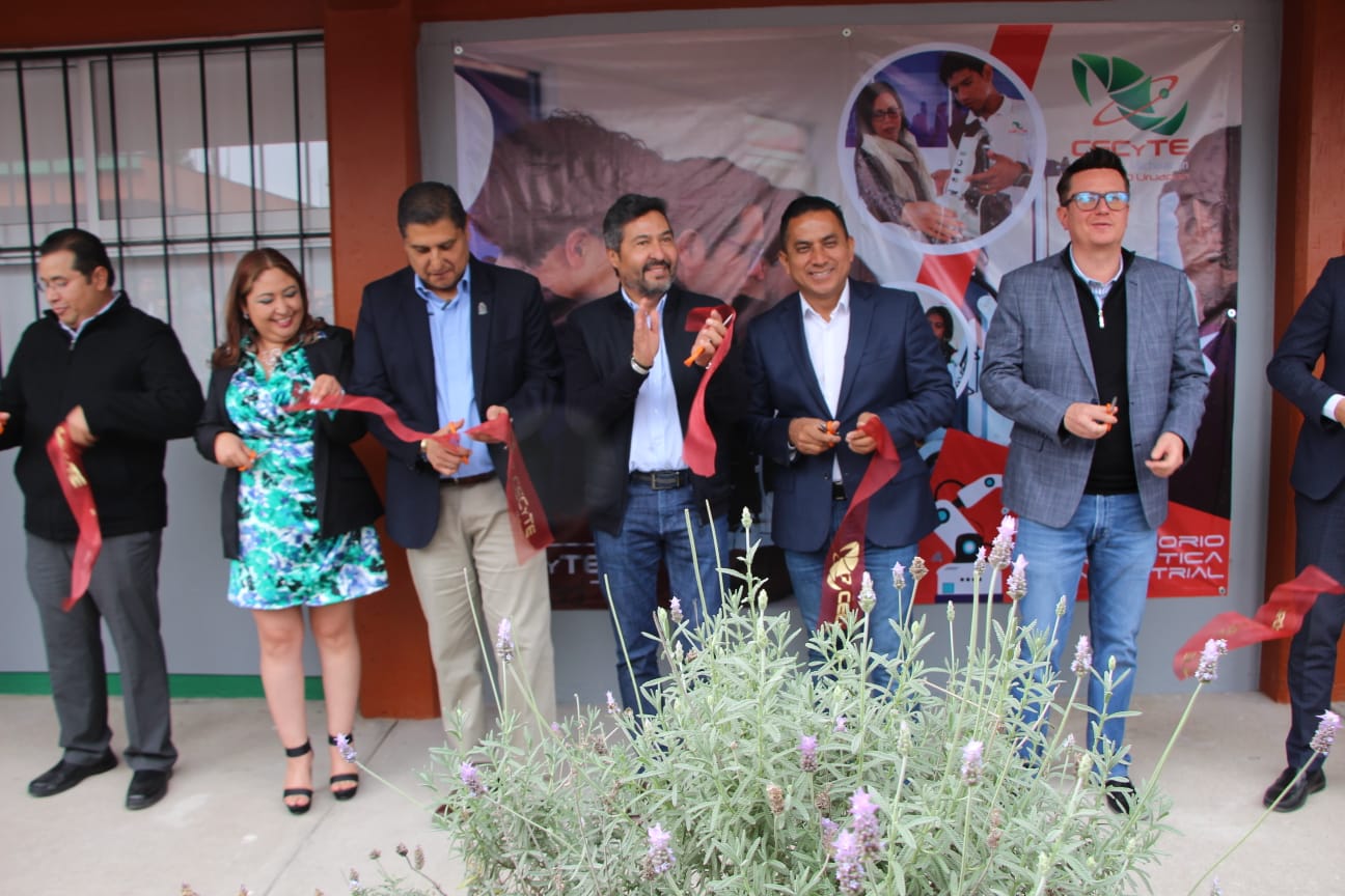 Inaugura Cecytem laboratorio de robótica industrial en plantel Uruapan