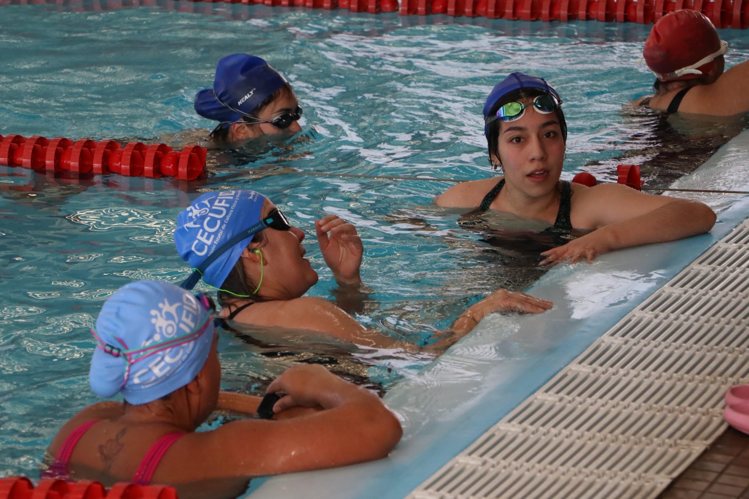En marcha, curso anual de natación de la Cecufid.