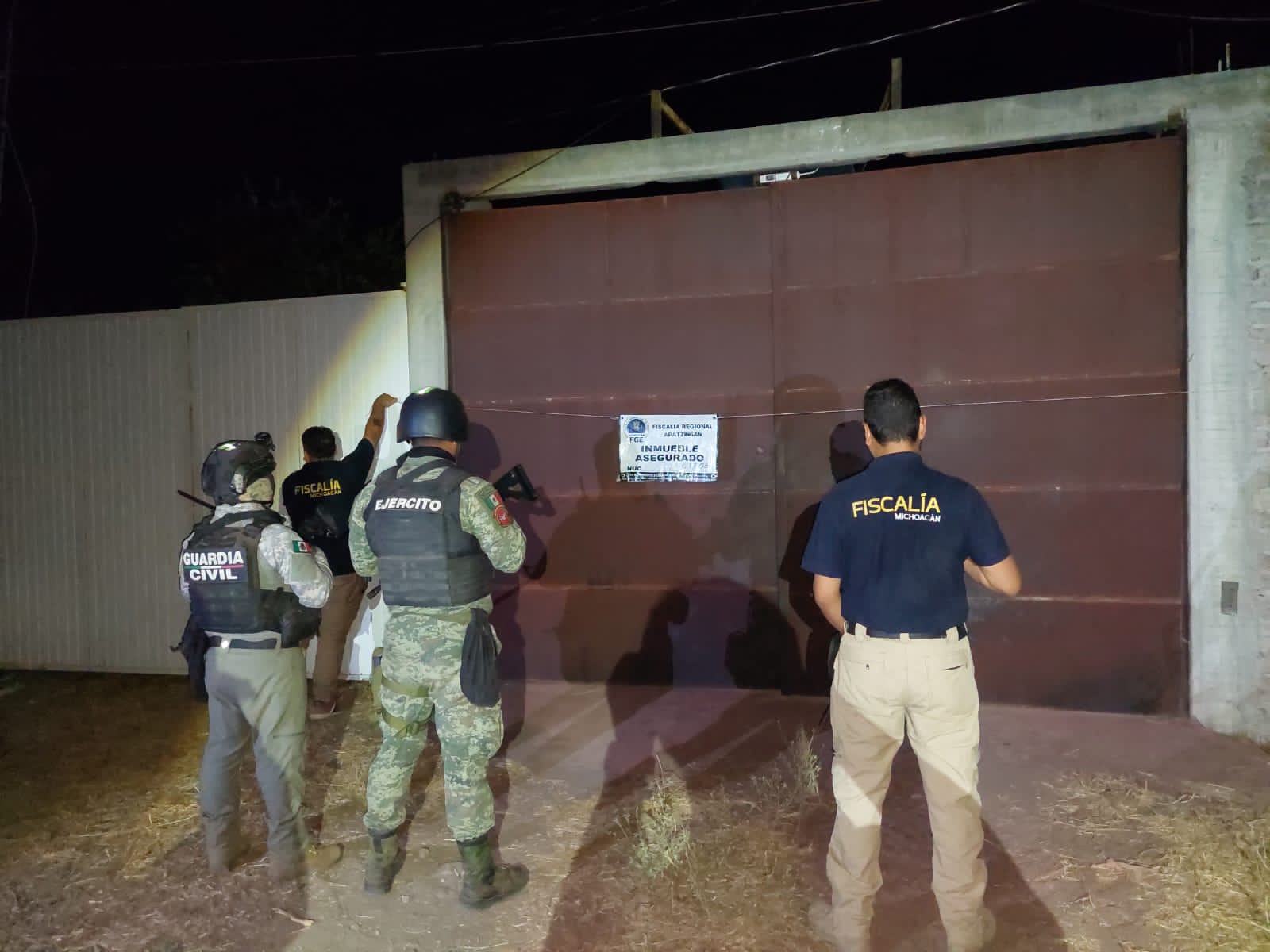 En La Huacana, asegura FGE camioneta blindada con reporte de robo