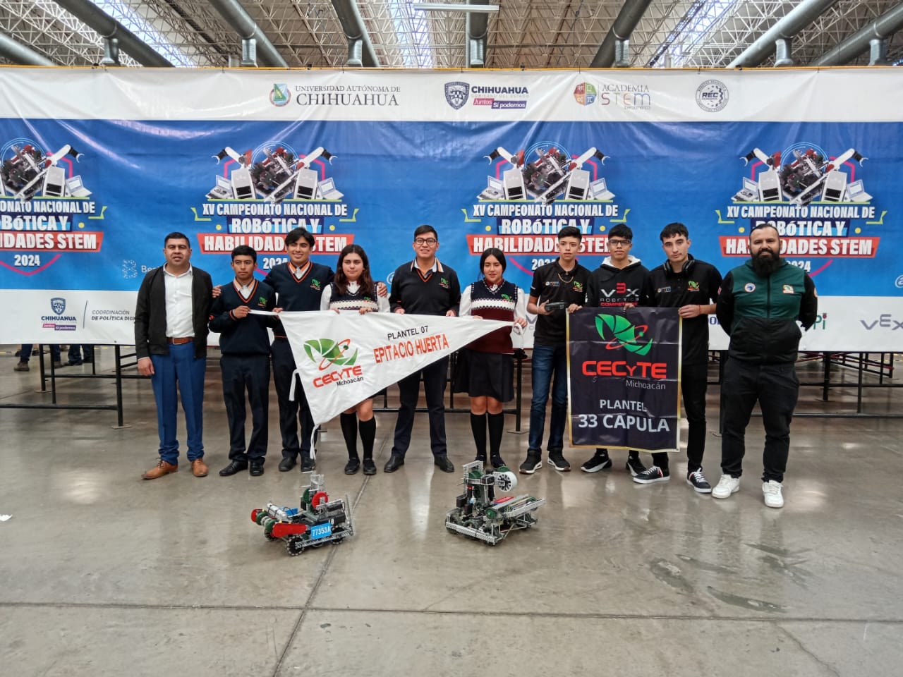 Estudiantes del Cecytem compiten en justa nacional de robótica.