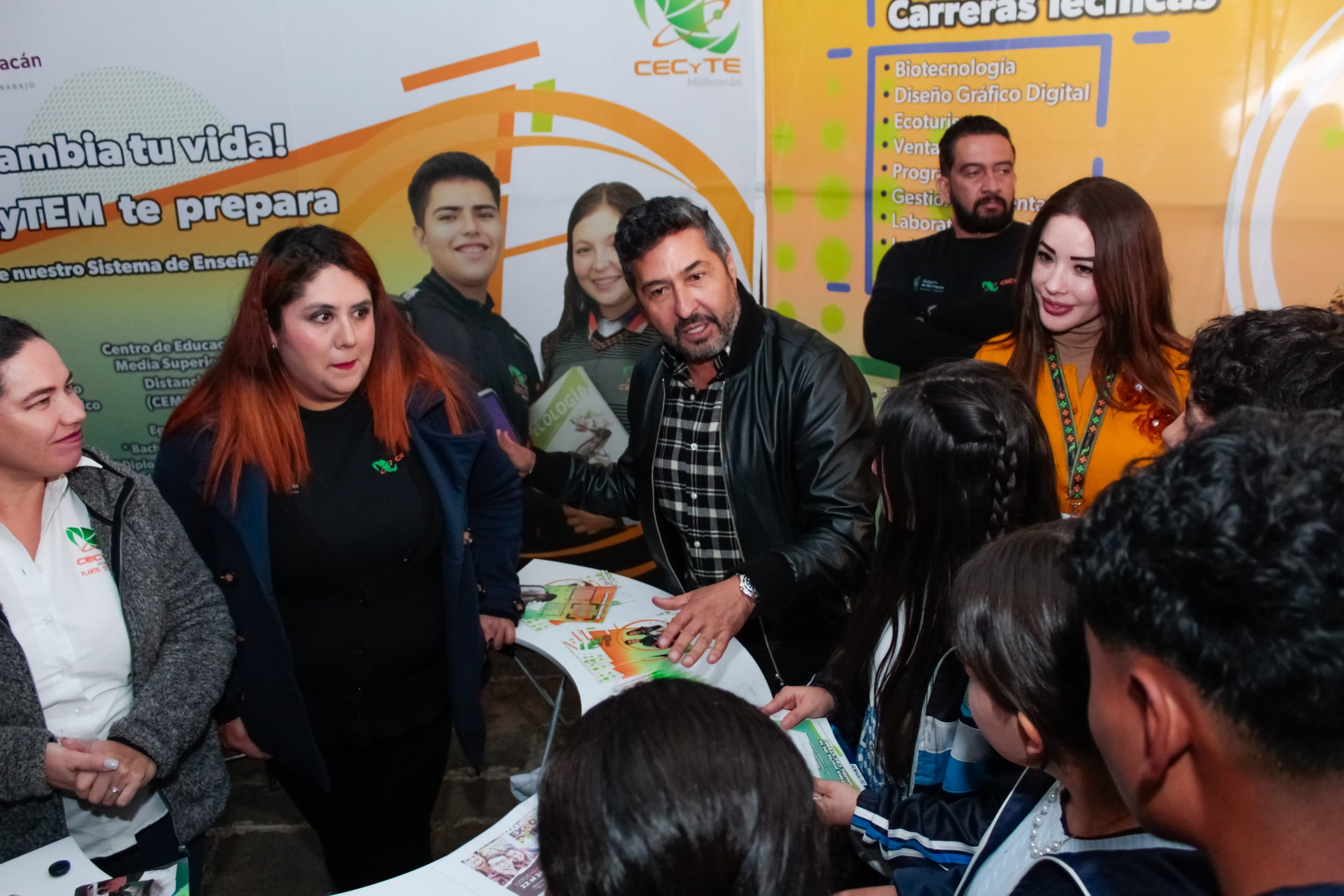 Cecytem expone su oferta educativa en Expo Prepá-rate 2024.