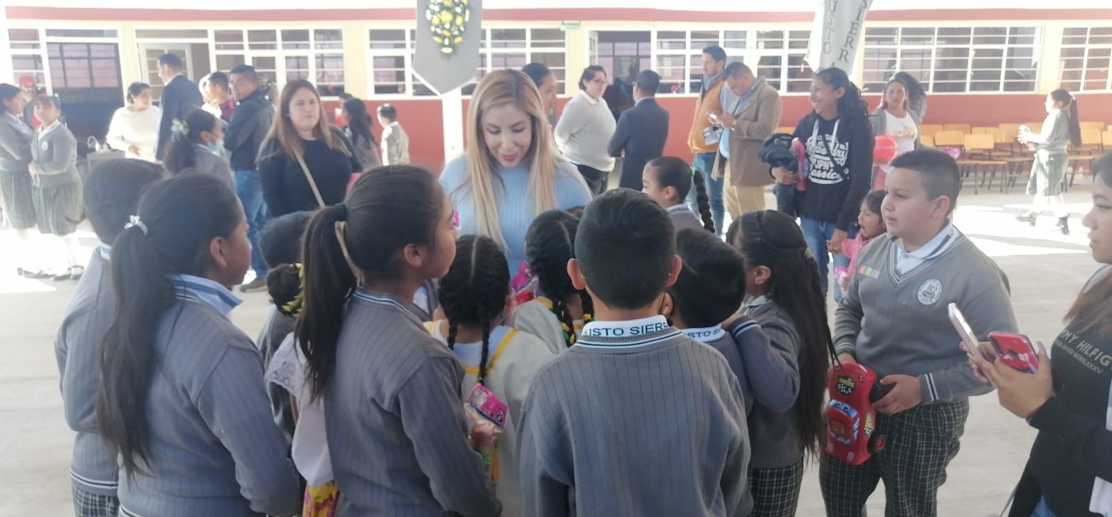 Conmemora Belinda Hurtado 176 aniversario del natalicio de Justo Sierra.