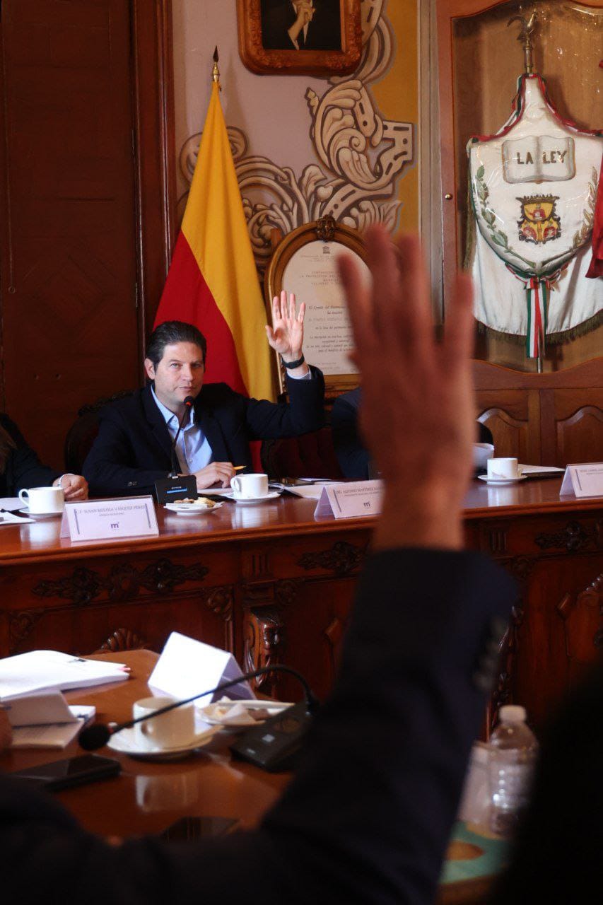 Presentan y aprueban manuales de organización de dependencias del Ayuntamiento de Morelia.