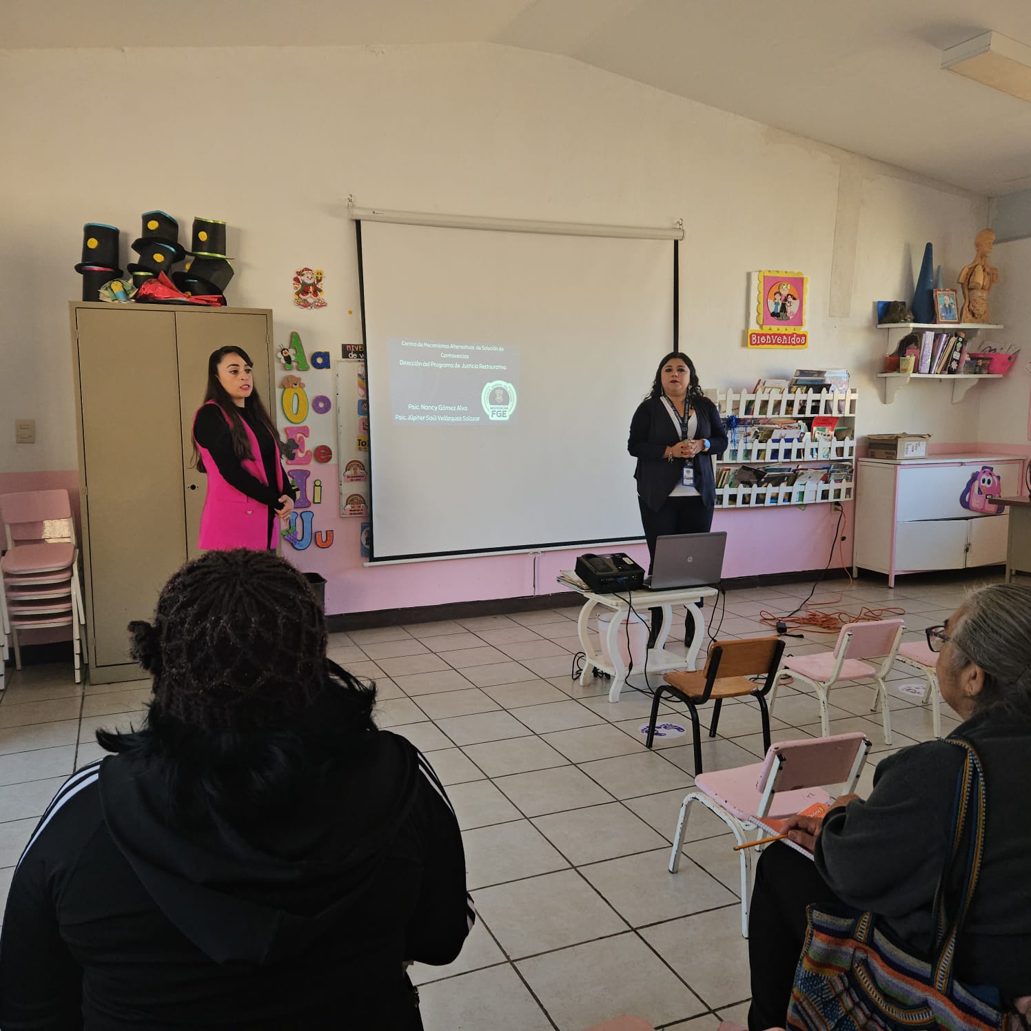 Imparte FGE taller “Control de emociones y límites en la niñez” a padres de familia de un Jardín de Niños en Jungapeo