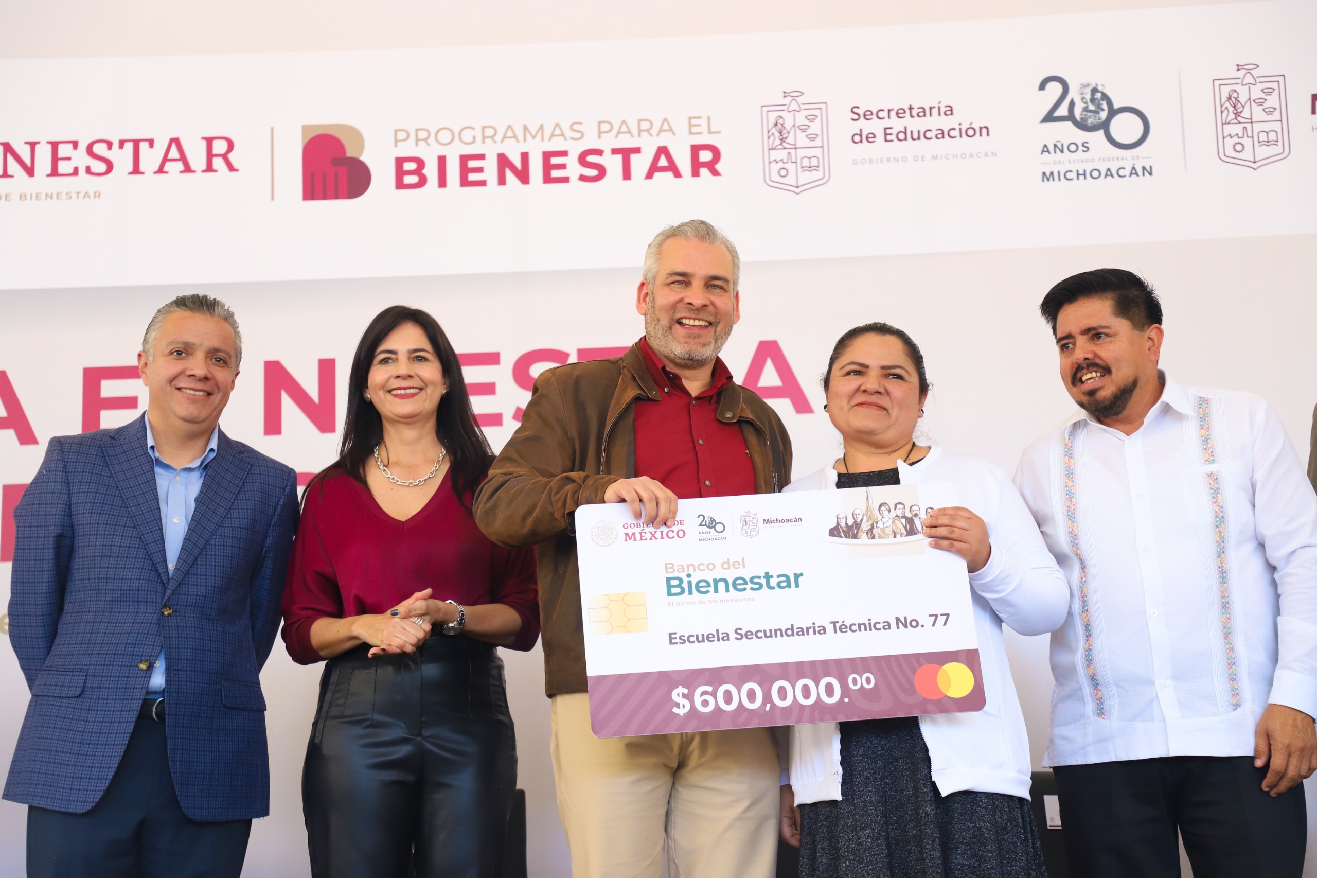 Mujeres, al frente del manejo de recursos de La Escuela es Nuestra: SEE