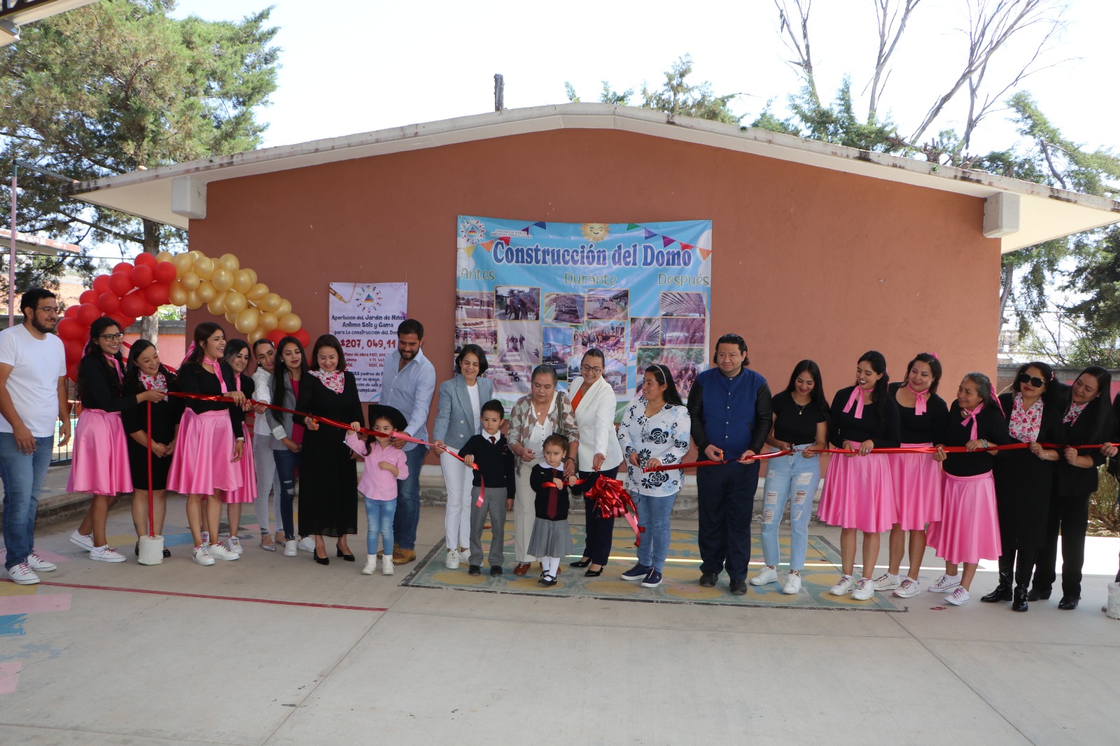 ​Autoridades municipales y educativas, inauguraron la techumbre del Jardín de Niños Antonio Soto y Gama.