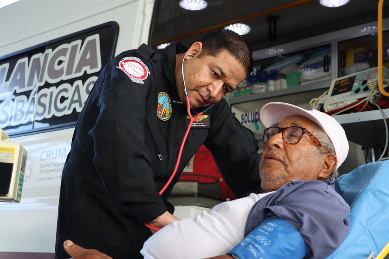 Agentes de la Guardia Civil acercan servicios a población de Arteaga