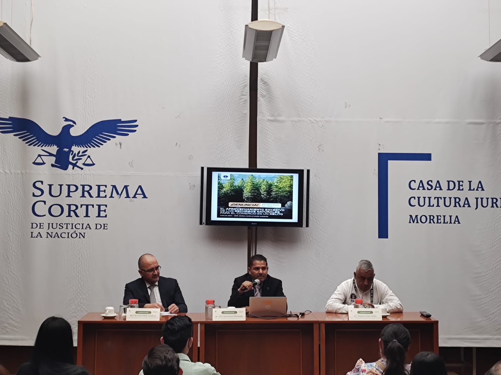 Participa FGE en conversatorio “Investigación de los Delitos Ambientales en Michoacán”