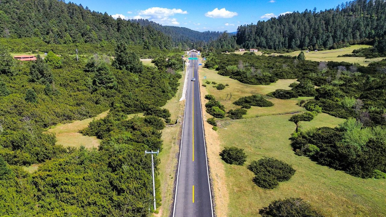 País de la Monarca tiene carretera rehabilitada; beneficiará a 4 municipios: SCOP