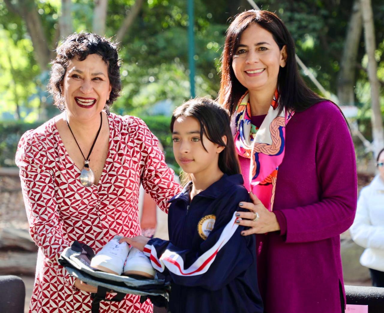 Jalo a Estudiar se amplía y lleva tenis a 4 mil alumnos de albergues