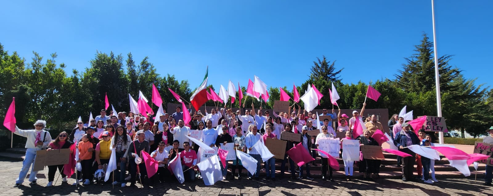 Realizan Marcha ciudadana “Por nuestra Democracia” por principales calles de la ciudad