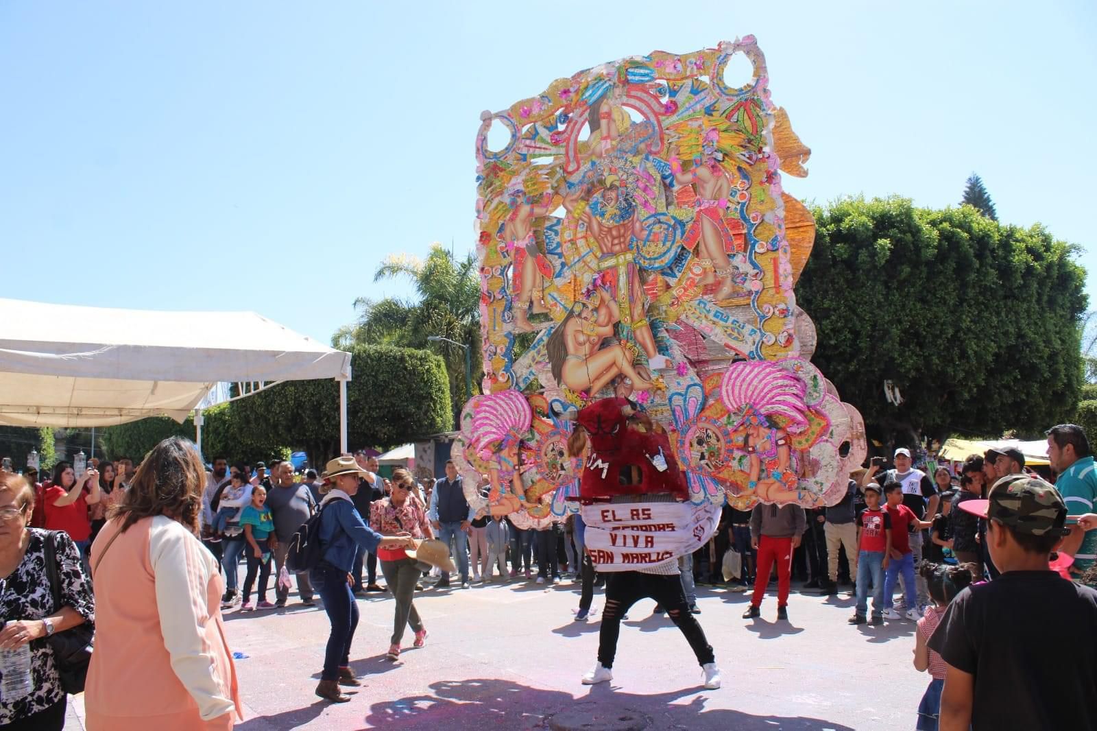 Toritos de más de 4 metros de altura te esperan en el carnaval de Tarímbaro.