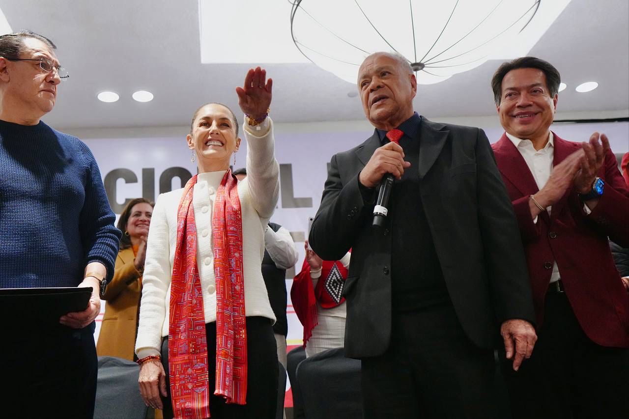 Nuestras causas son la democracia, las libertades, la vida digna y los derechos del pueblo de México, por eso protesto: Claudia Sheinbaum recibe constancia como candidata a la Presidencia de la República por el Partido del Trabajo