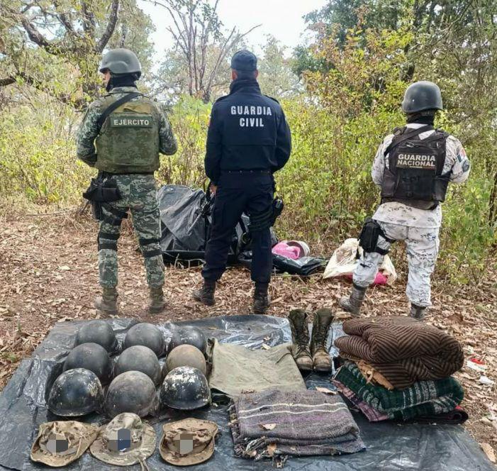 Localizan y desmantelan campamento clandestino en Coalcomán.