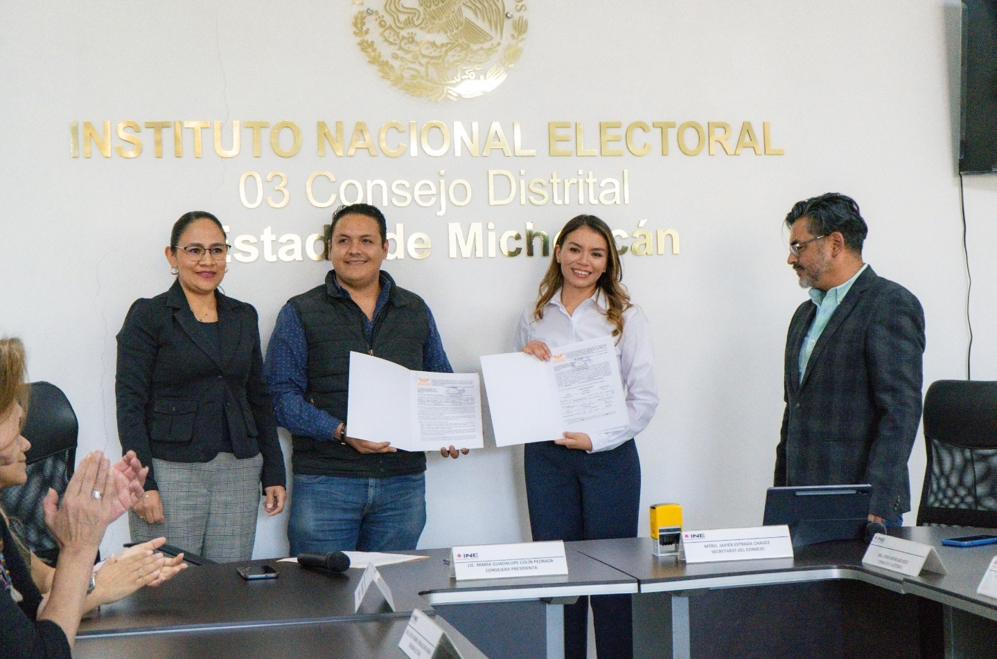 Ante el INE en Zitácuaro, realiza Samanta Lozano su registro como candidata a la Diputación Federal por el distrito 03 por Movimiento Ciudadano