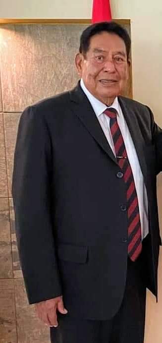Sesenta Años de Excelencia Educativa: Profesor Francisco Fernández Celebra su Dedicación al Magisterio.