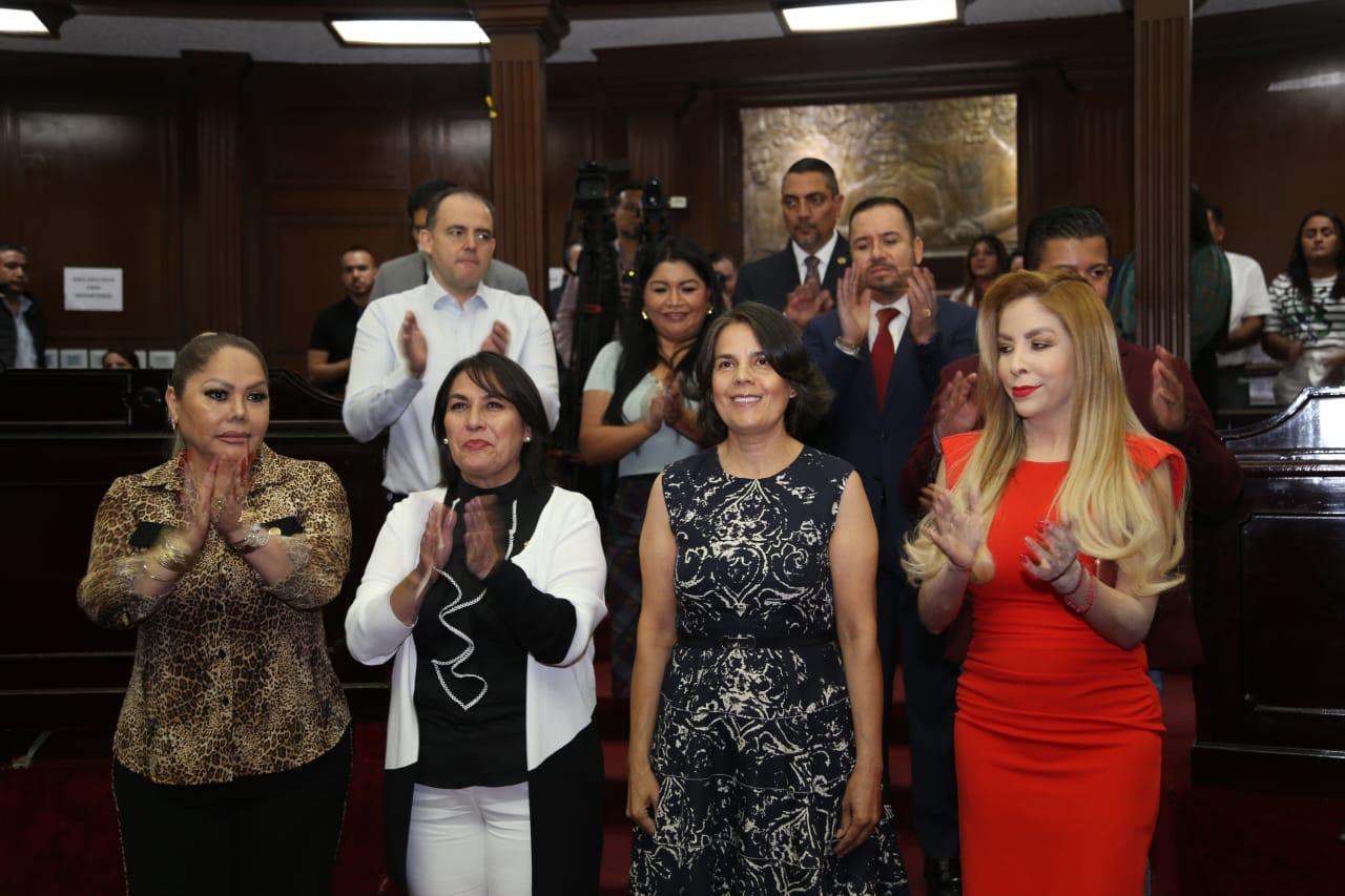 Graciela Guzmán Bucio, tomó protesta ante el pleno legislativo, como presidenta municipal provisional.