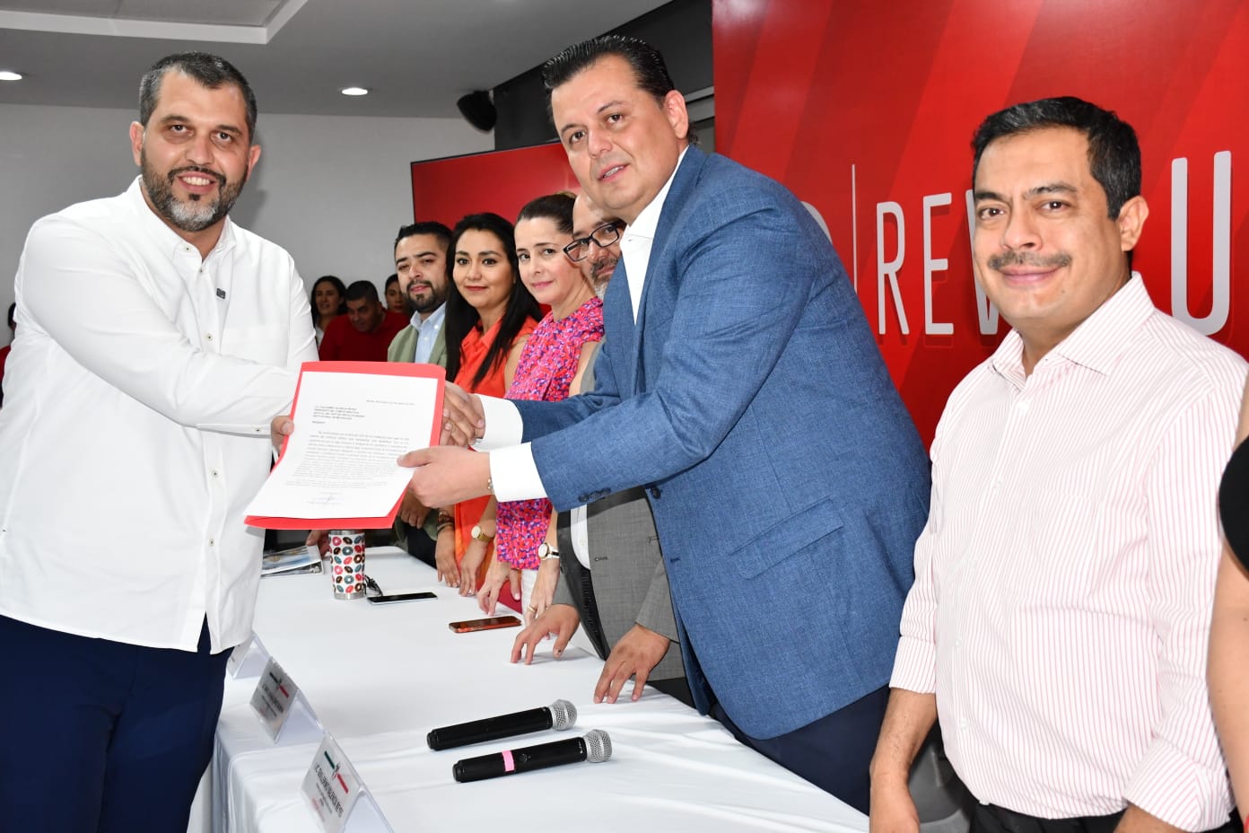 Presenta René Valencia carta de intención para ser considerado candidato del PRI a la alcaldía de Morelia