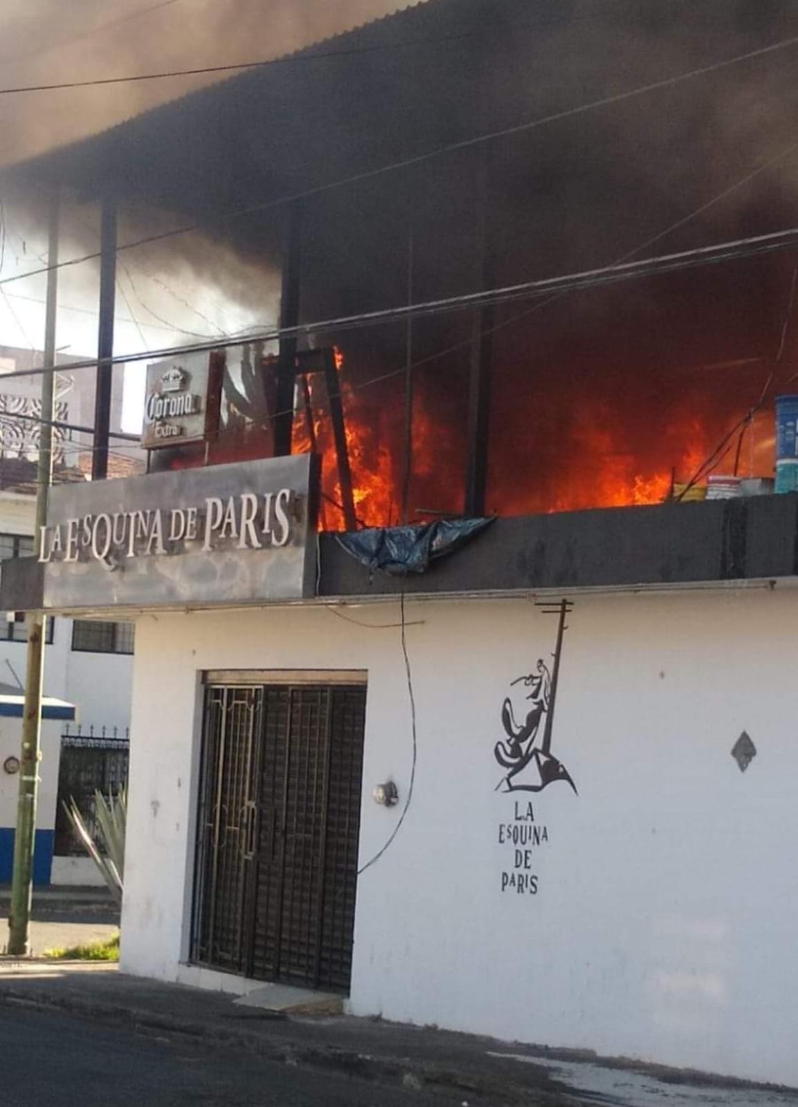 Se registró el incendio de un negocio de venta de vinos y licores denominado «La Esquina de París»