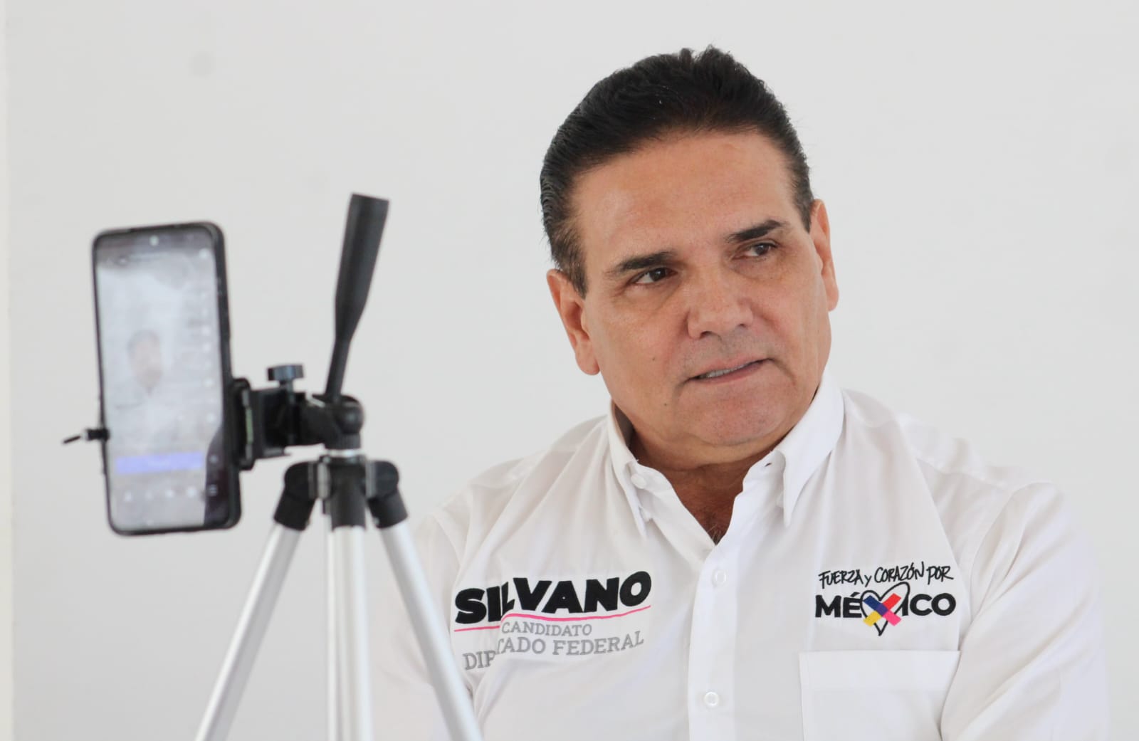 Silvano llama a autoridades a atender incendio del Somera en Tlalpujahua