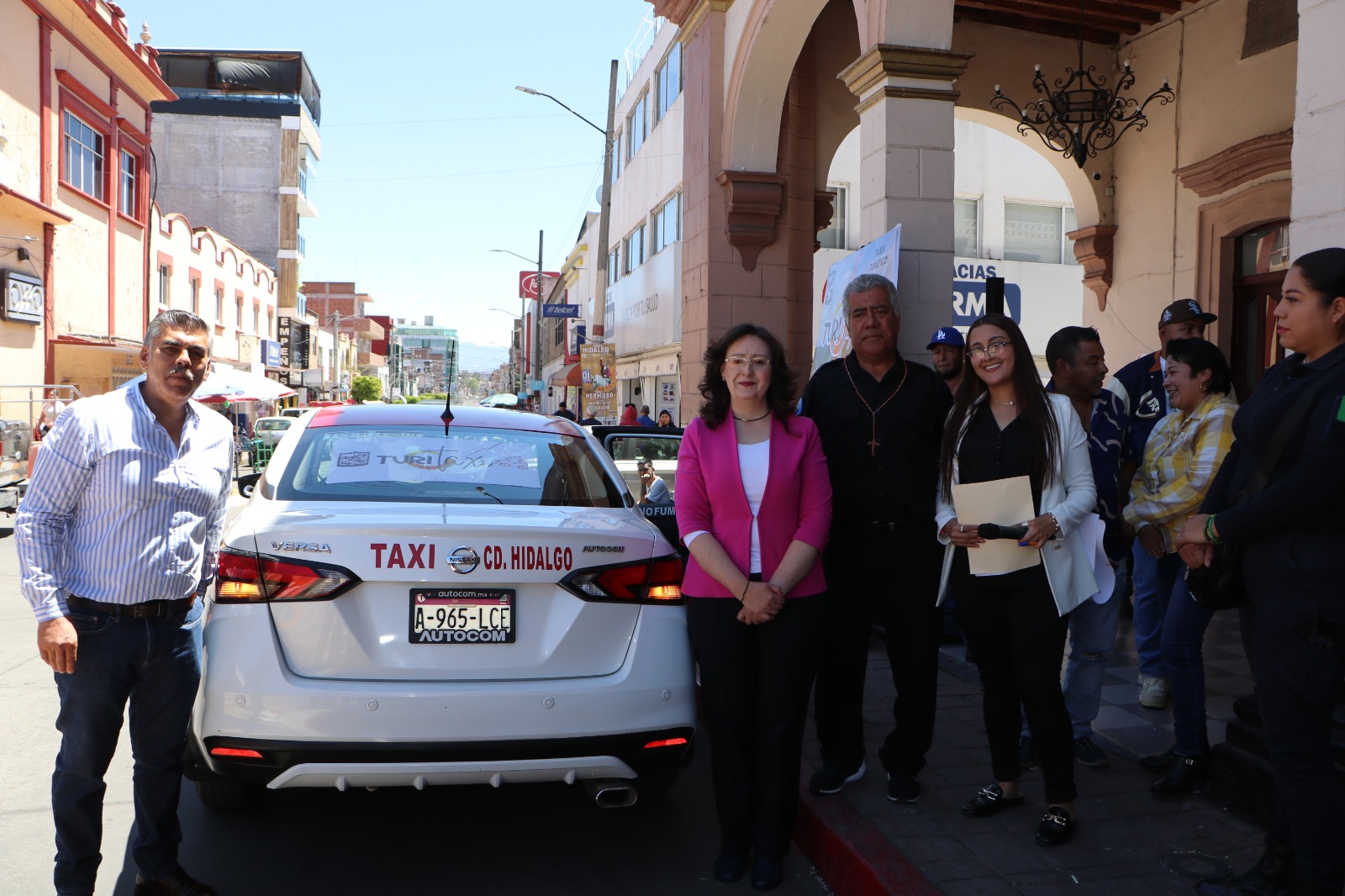 Autoridades Municipales, asistieron al arranque del Programa Turi-Taxi.