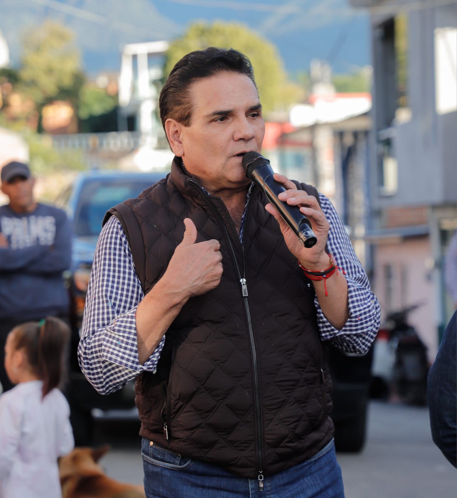Silvano llama a ponerse de pie para defender a México